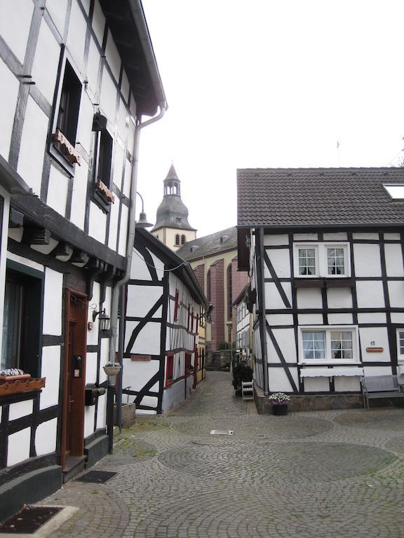 Ferienwohnungen - An Der Kunstakademie Heimbach Rum bild